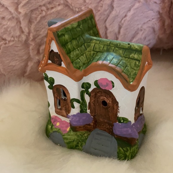 Miniature size fairy house for planter - Picture 2 of 4